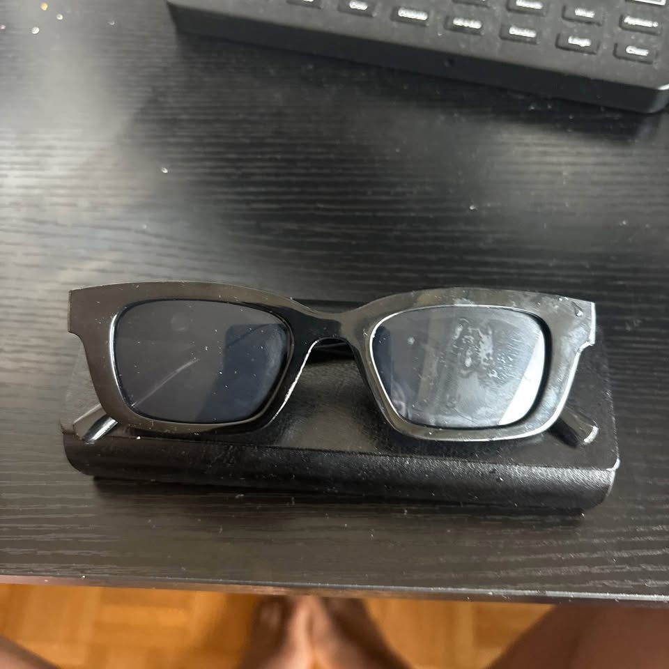 Black Sunglasses with case - Cat Eyes - photo 4