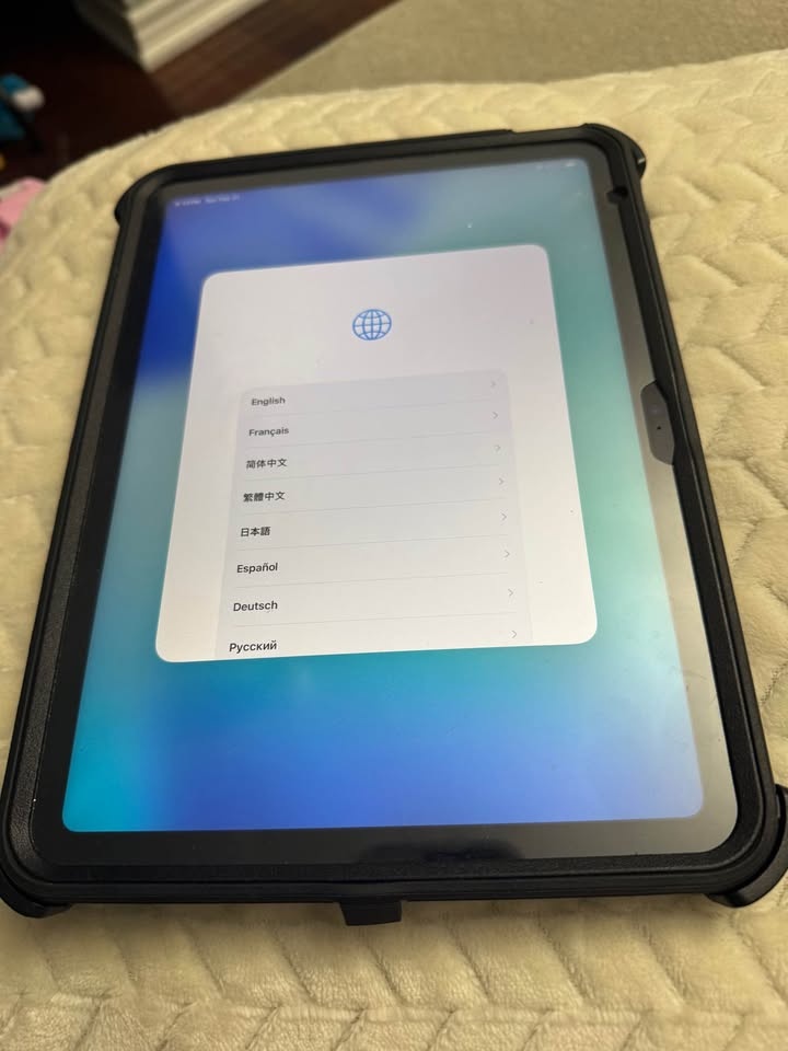 iPad 10th Gen - photo 2