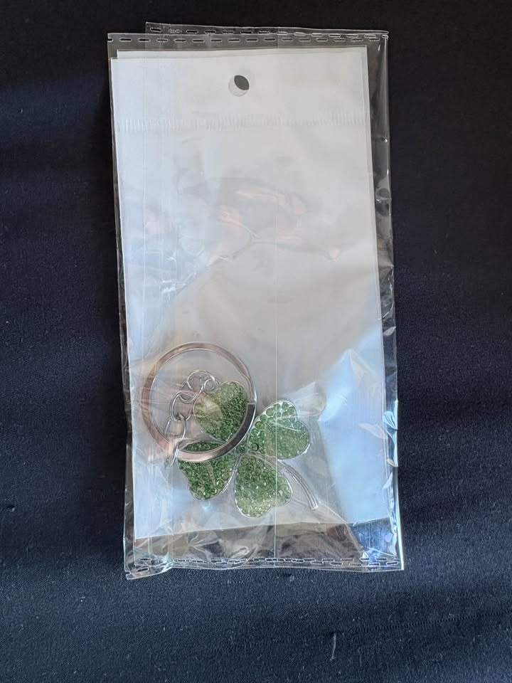 Green Clover Keychain – Lucky Charm Accessory - photo 3