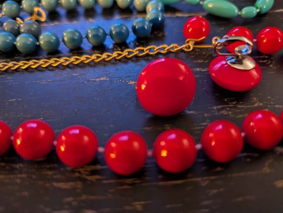 Lot of Colourful Beaded 80's Necklaces and Eartings - photo 4