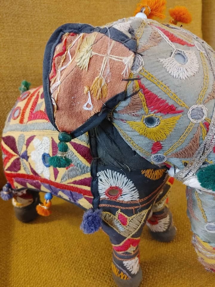 Vintage Embroidered Elephant Decor - photo 5