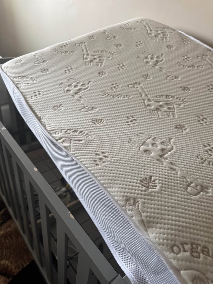 Baby/Toddler Bamboo Mattress – Like New - photo 4