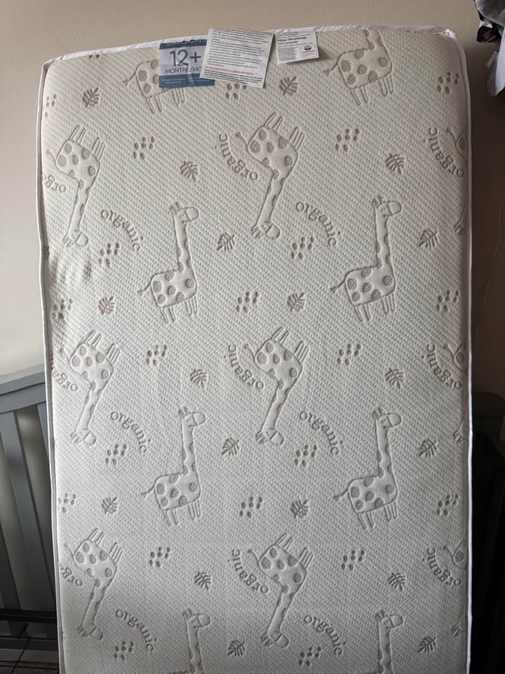 Baby/Toddler Bamboo Mattress – Like New - photo 5