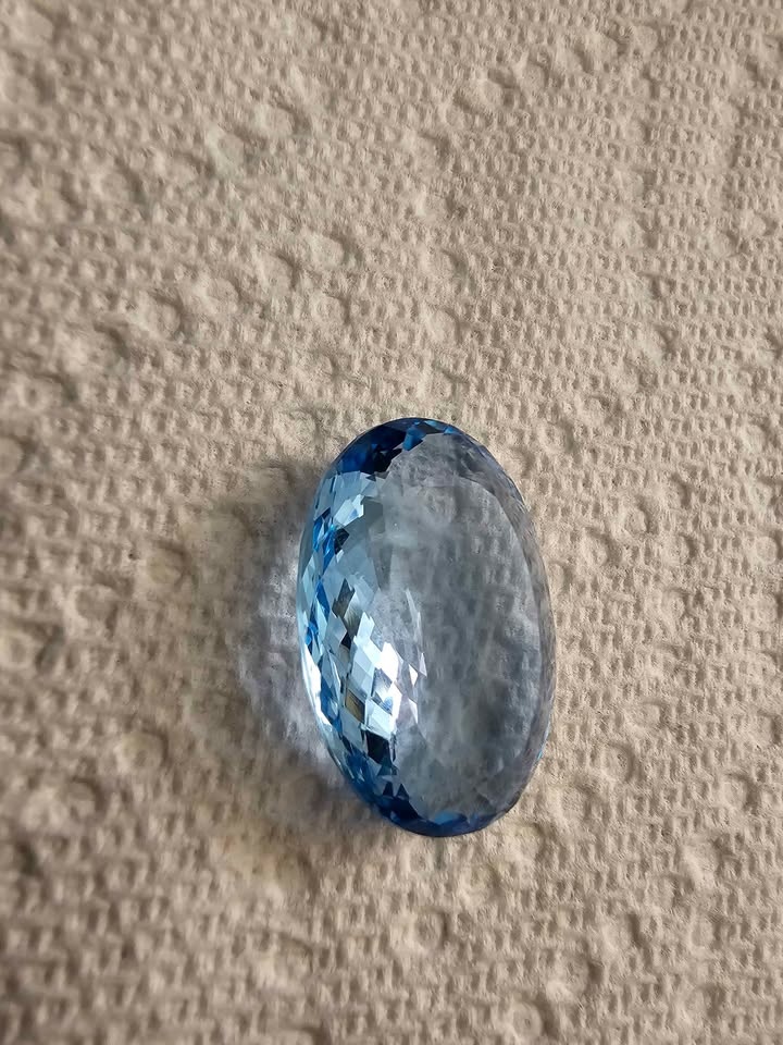 Natural Vivid Blue Topaz Oval Cut Gemstone 44.44 ct - photo 4