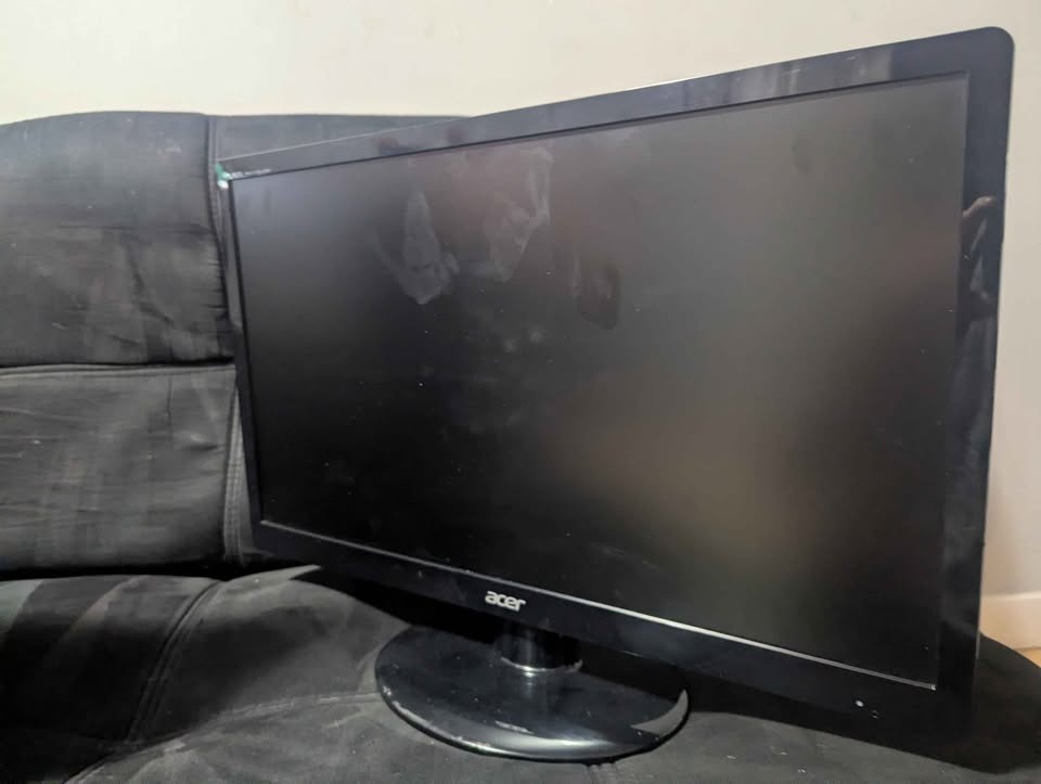 Acer 21.5 inch Monitor - photo 2