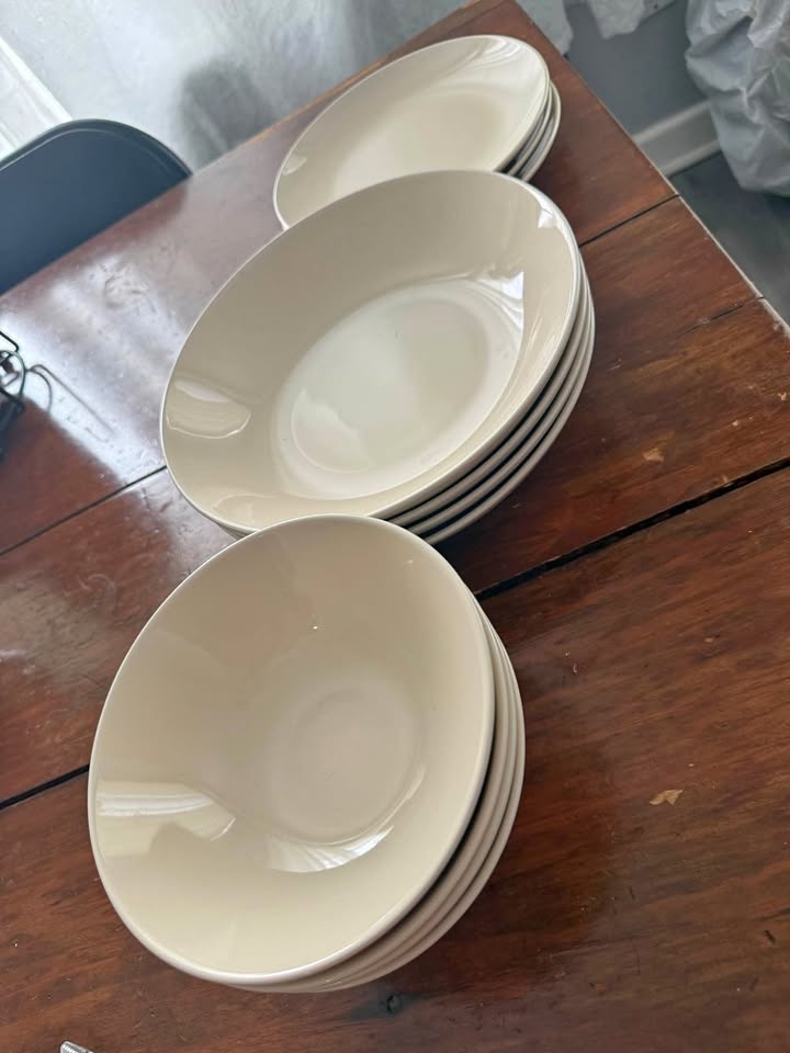 Ikea Plate Set
