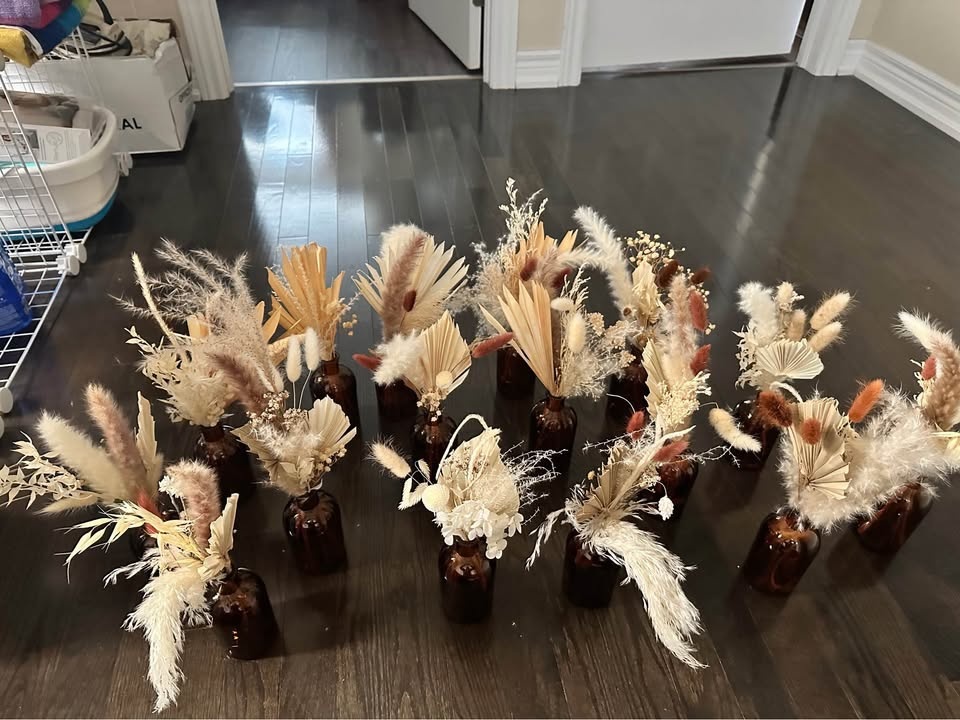 Brown bottles with dried flowers - photo 3