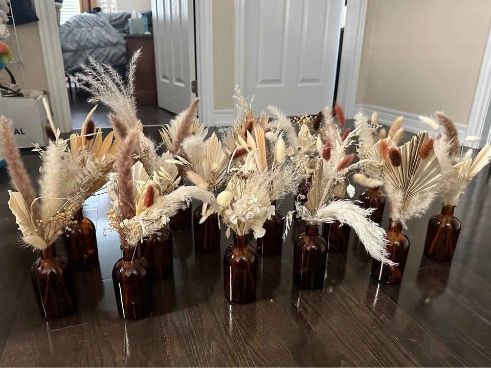 Brown bottles with dried flowers - photo 4