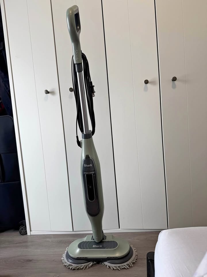 Shark Steam & Scrub Mop