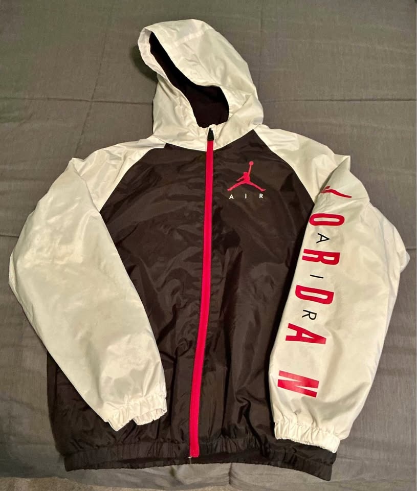 Nike Air Jordan Windbreaker Youth Size Large