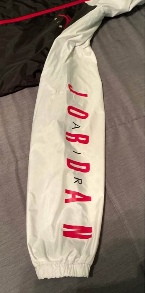 Nike Air Jordan Windbreaker Youth Size Large - photo 3