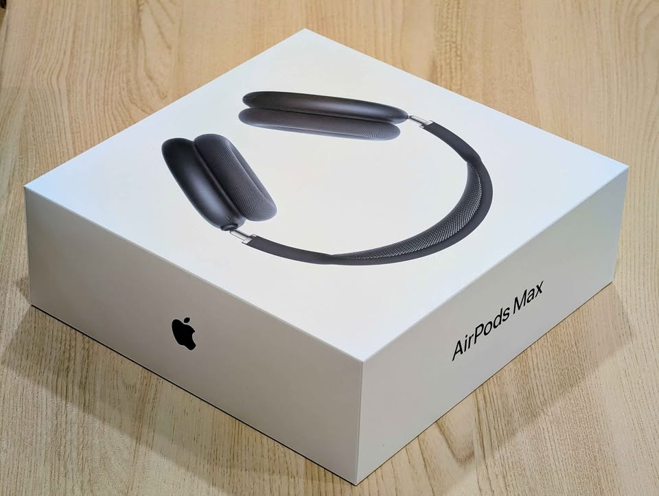 Sealed Apple AirPods Max USB-C (Midnight) - New