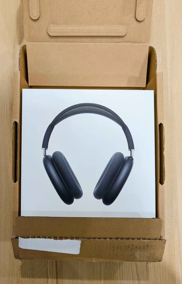 Sealed Apple AirPods Max USB-C (Midnight) - New - photo 2