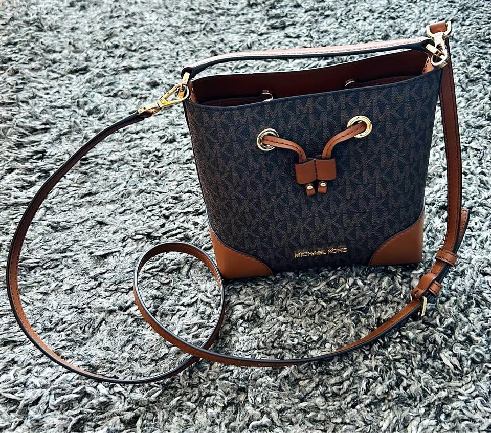 Michael Kors Mercer Small Logo Bucket Bag