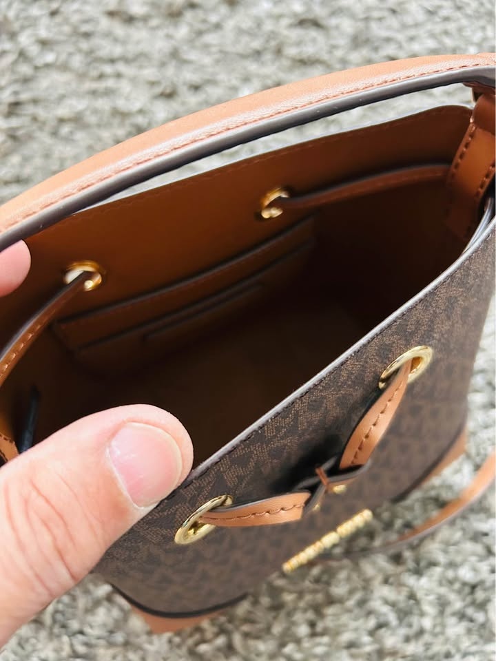 Michael Kors Mercer Small Logo Bucket Bag - photo 4