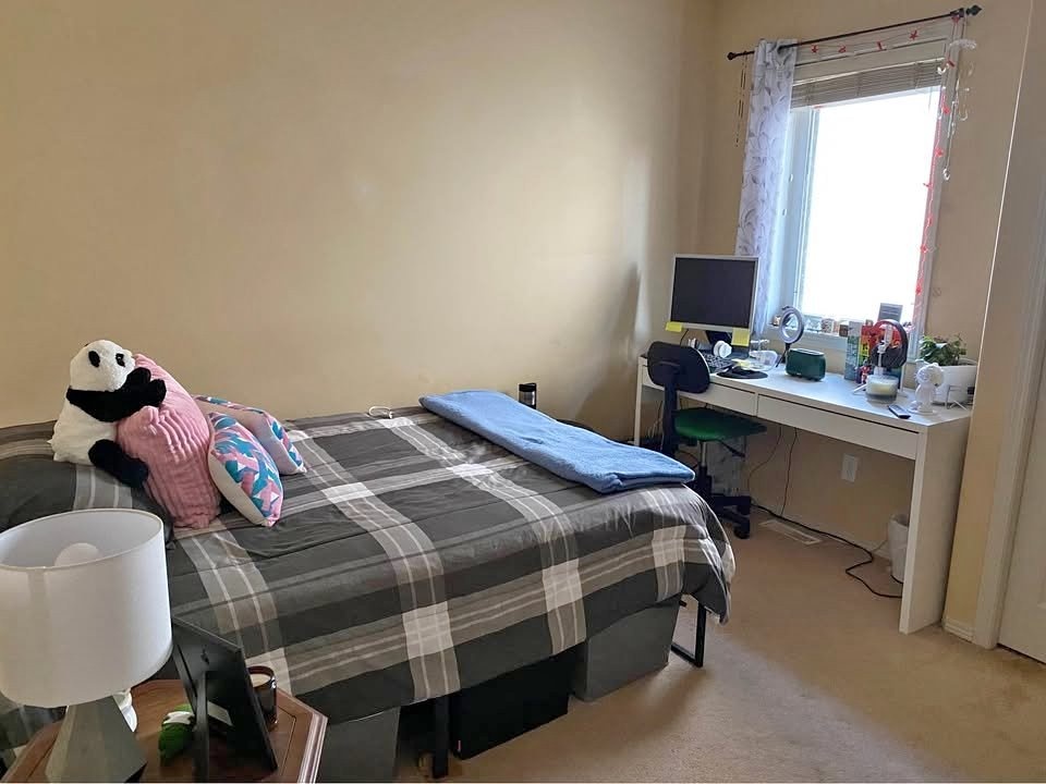 Private room for rent