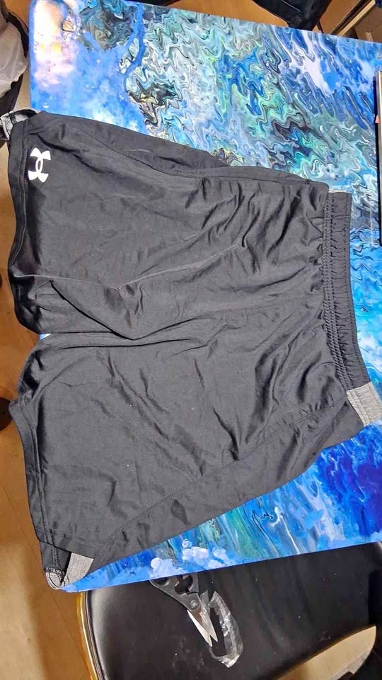 Under Armour Shorts - Men's Small