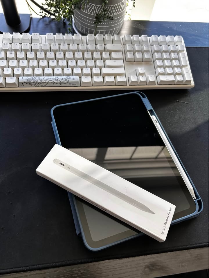 New iPad 10th gen mint condition - photo 3