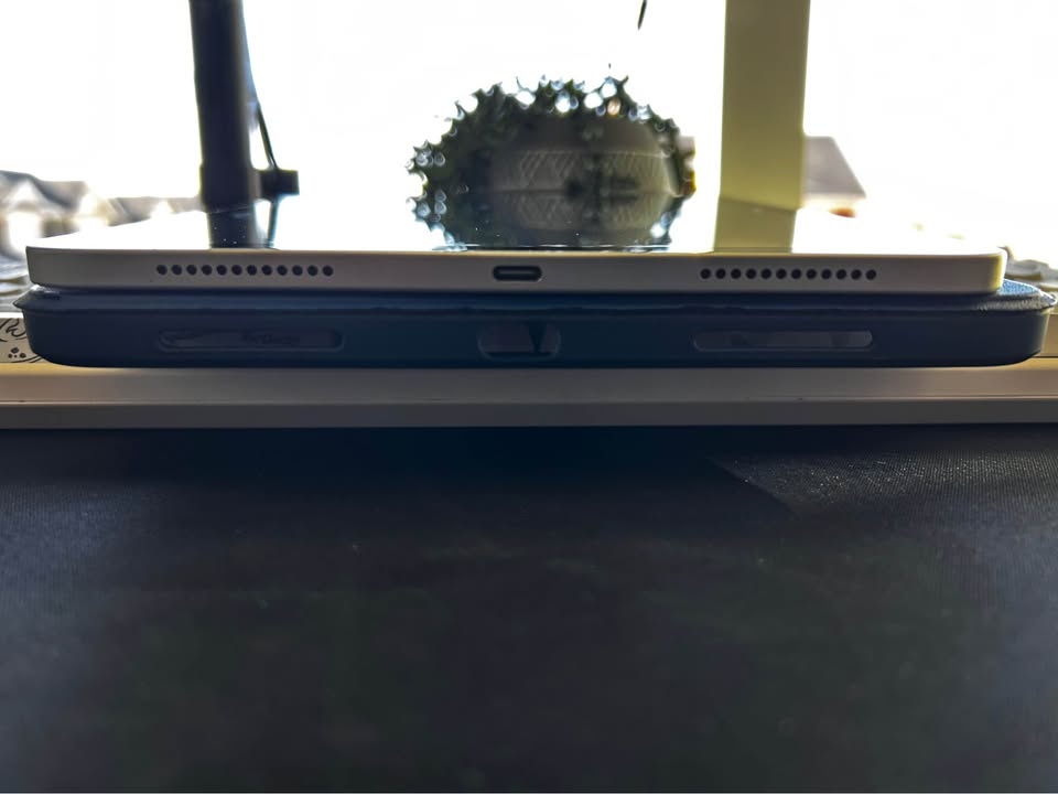 New iPad 10th gen mint condition - photo 5