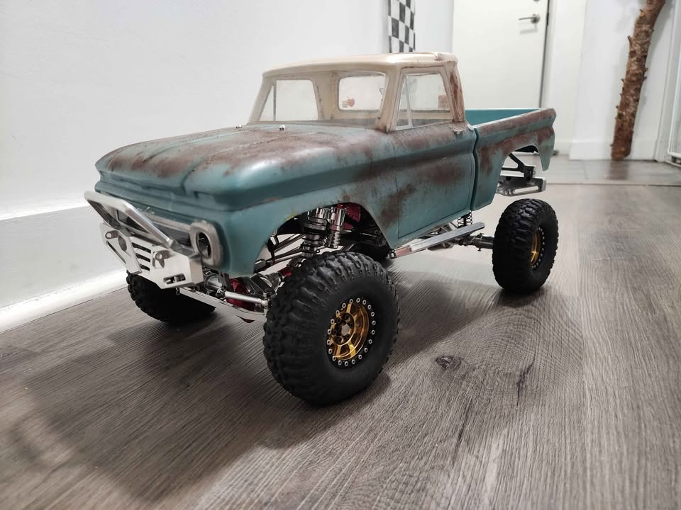 V2 Integy Billet Rock Crawler 1/10 - photo 4