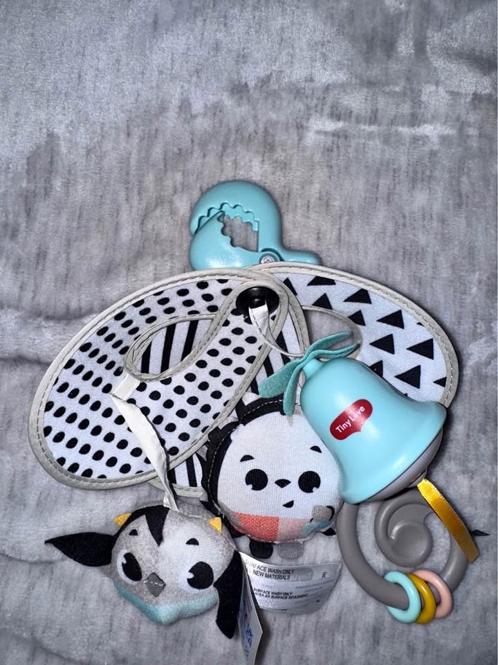 Mobile pack n play tiny love