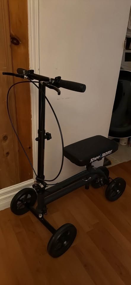 Scooter with Adjustable Height and Hand Brakes - photo 2