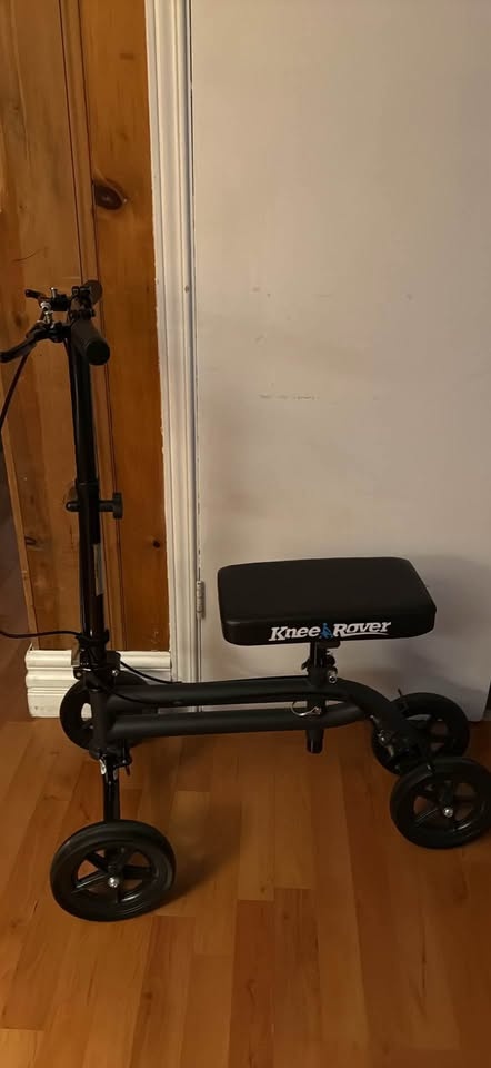 Scooter with Adjustable Height and Hand Brakes - photo 3