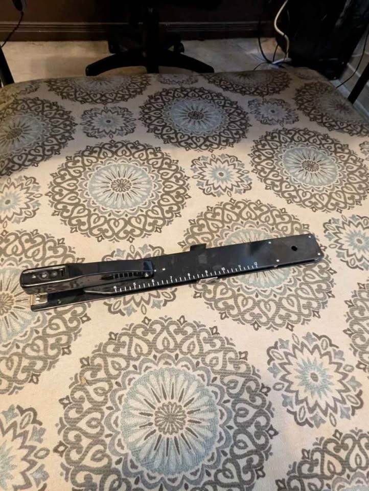 Large black stapler - photo 4