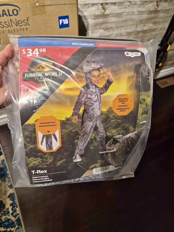 Brand New Jurassic World T-Rex Dinosaur Costume 4-6 Years