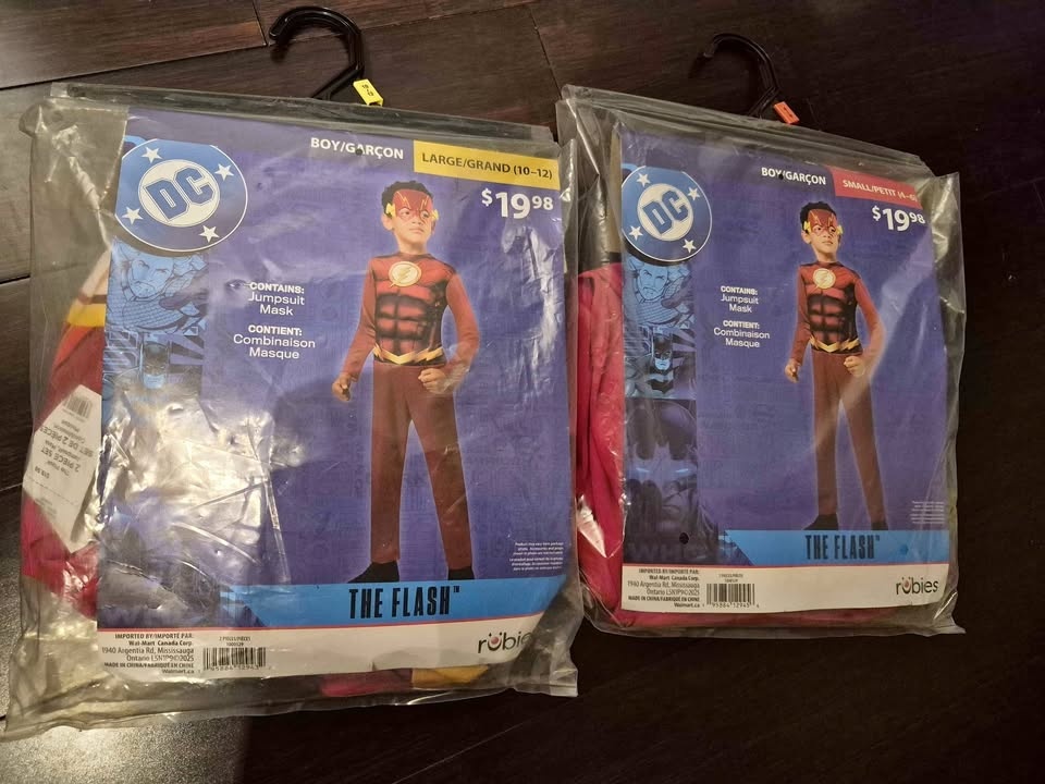 Brand New DC Flash Costume size 10-12 kid