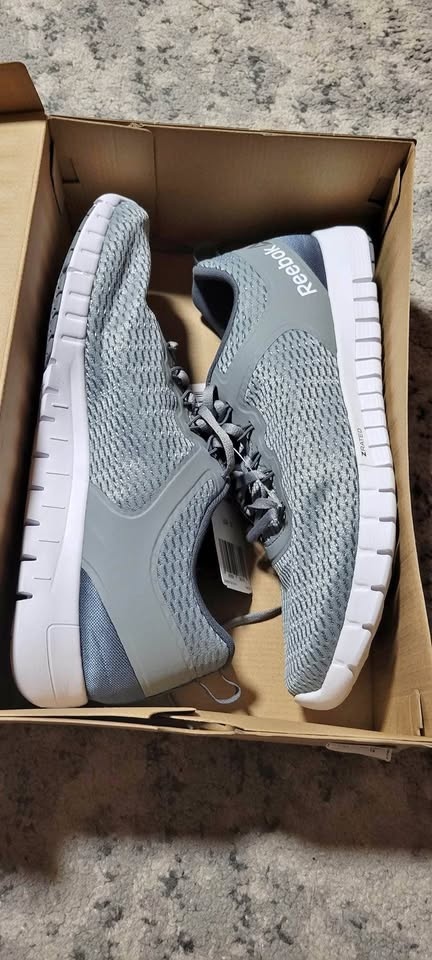 Rebook Men running shoes US 13