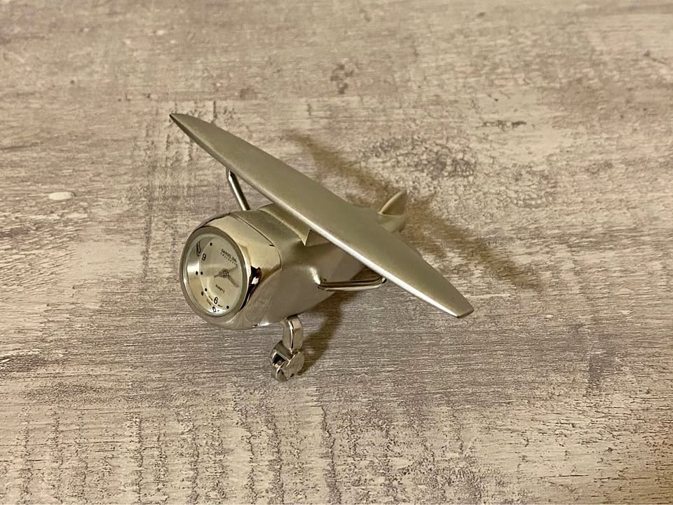 Aircraft Table Clock