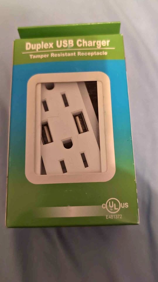 USB Charger & Tamper-Resistant Wall Outlet