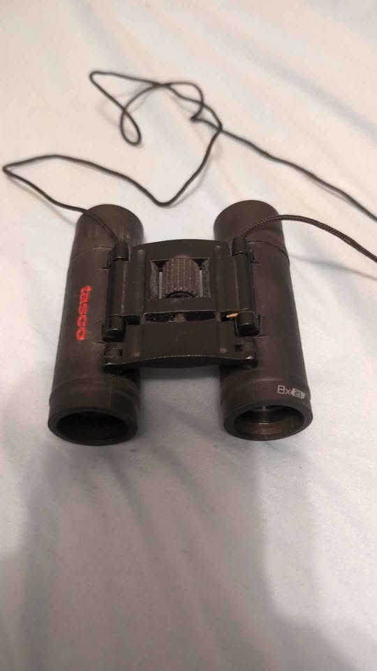 Tasco Binoculars 8x21 - photo 2