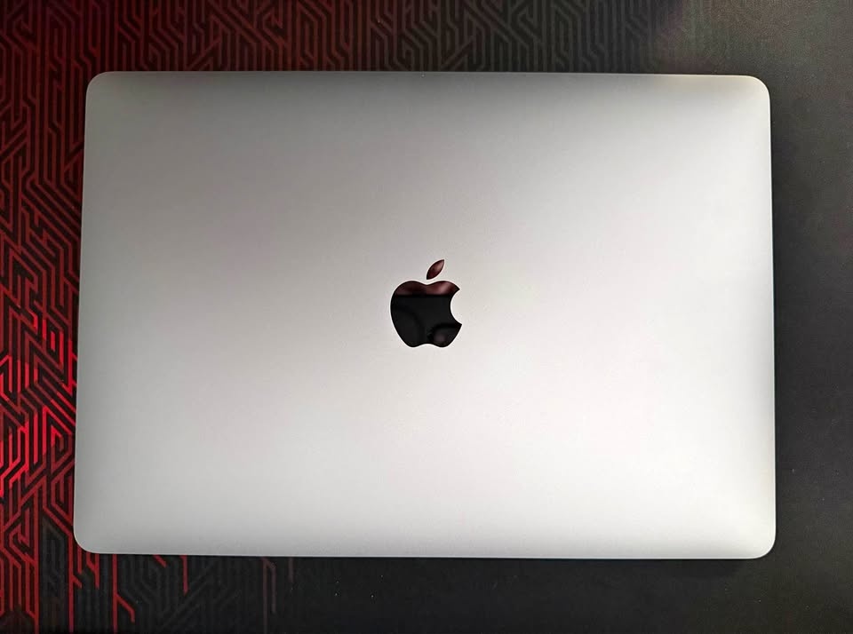 MacBook Air M1 (16GB RAM/512GB SSD) — 100% Battery Health | 4 cy