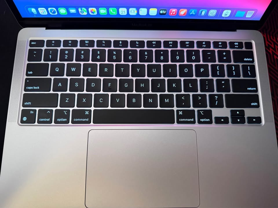 MacBook Air M1 (16GB RAM/512GB SSD) — 100% Battery Health | 4 cy - photo 3
