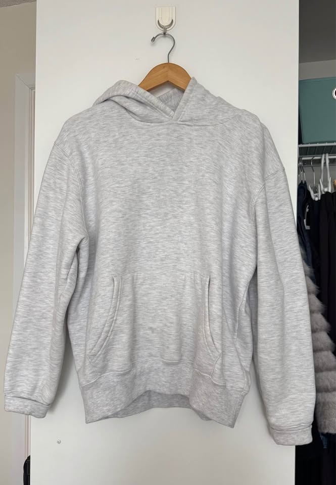 Grey Sweatsuit - Hoodie L, Pants M - photo 2