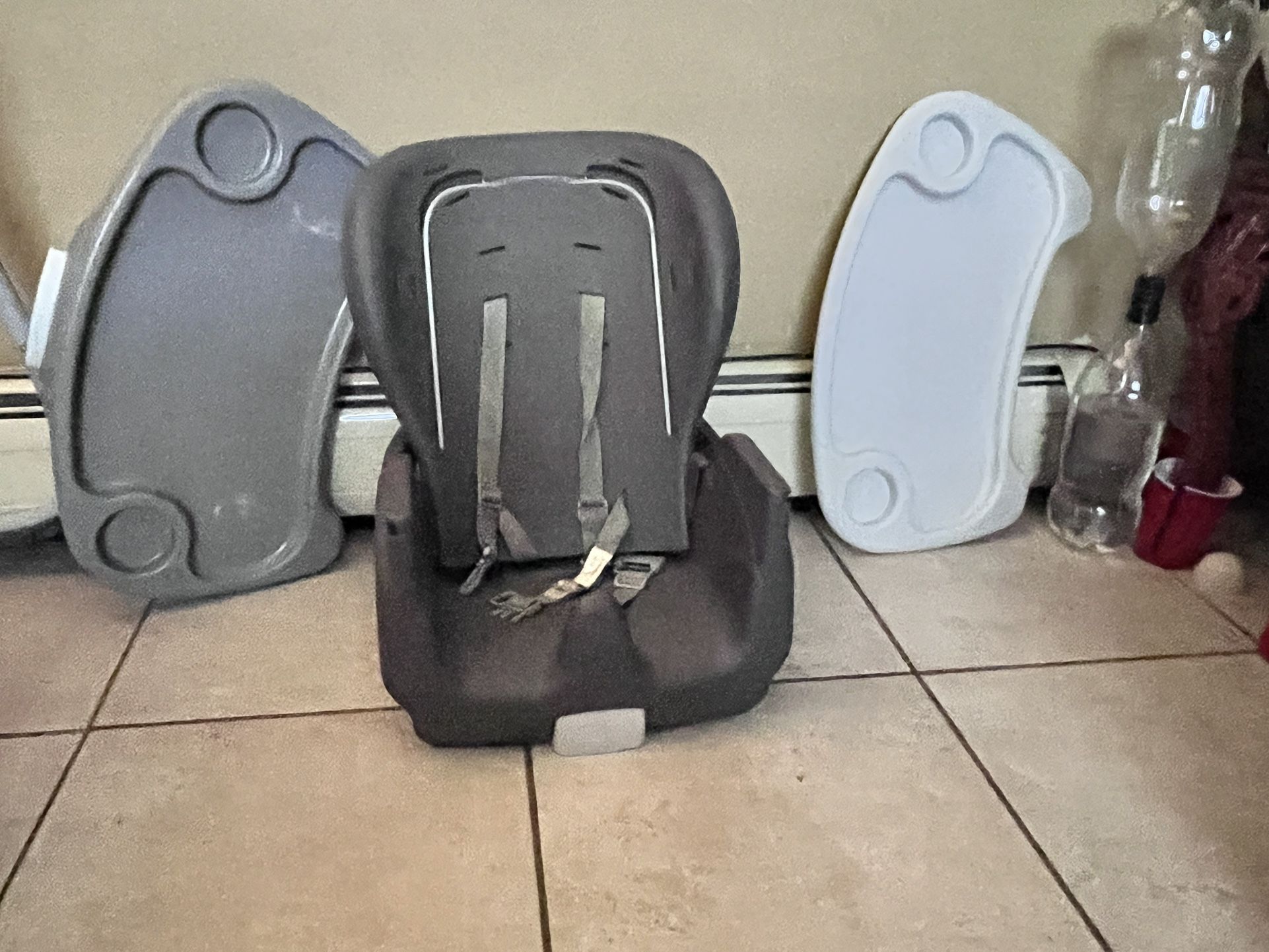High Chair - photo 2