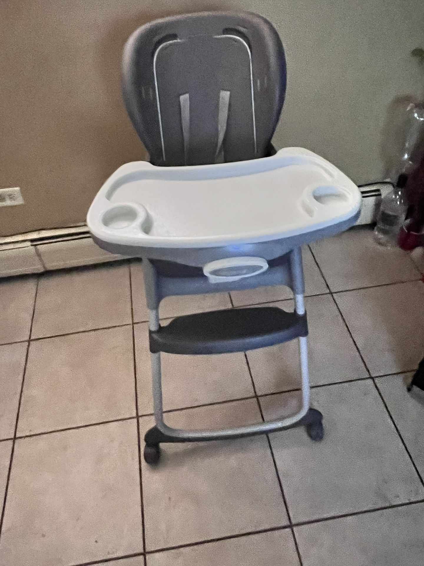 High Chair - photo 4