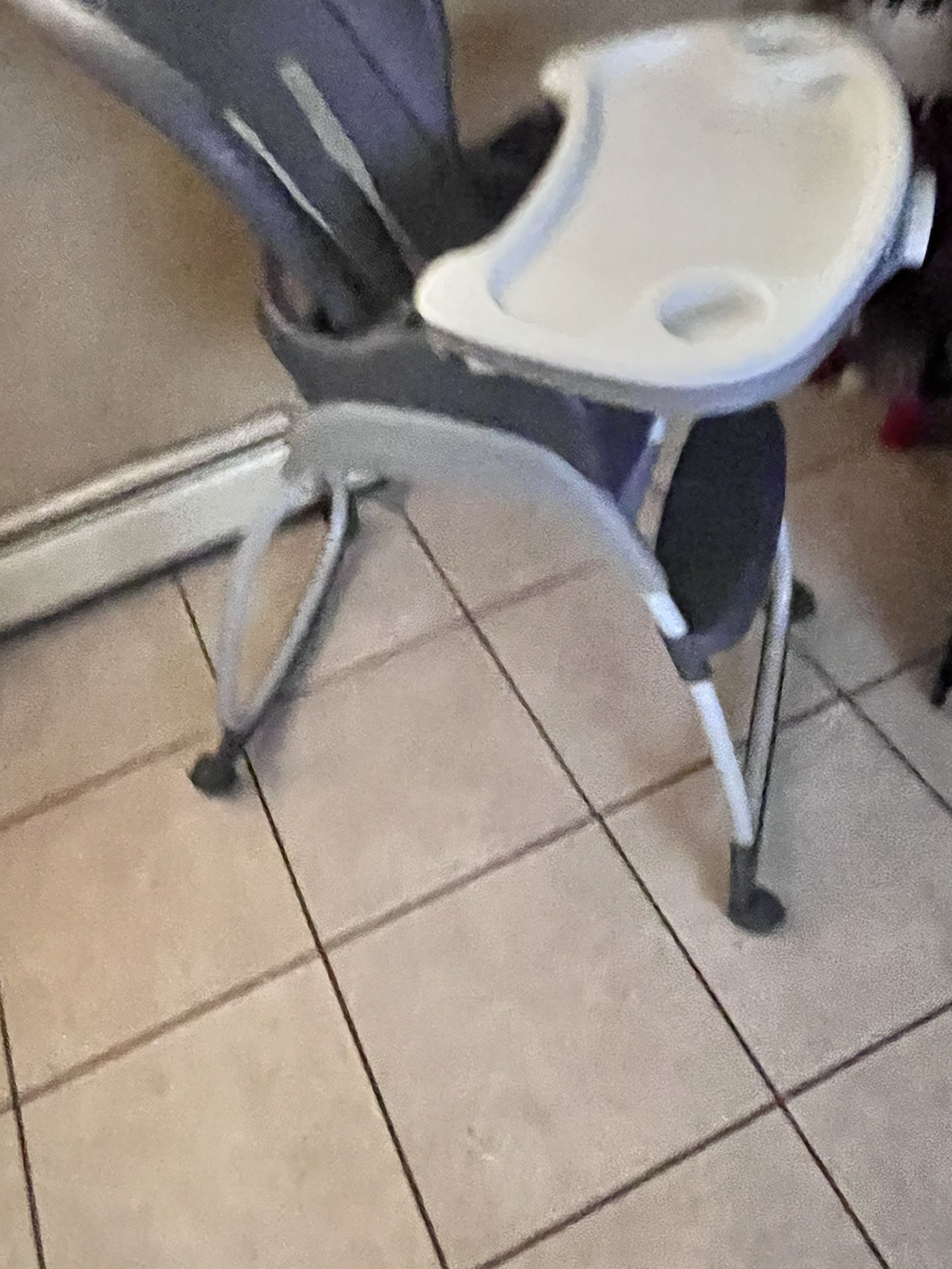 High Chair - photo 5