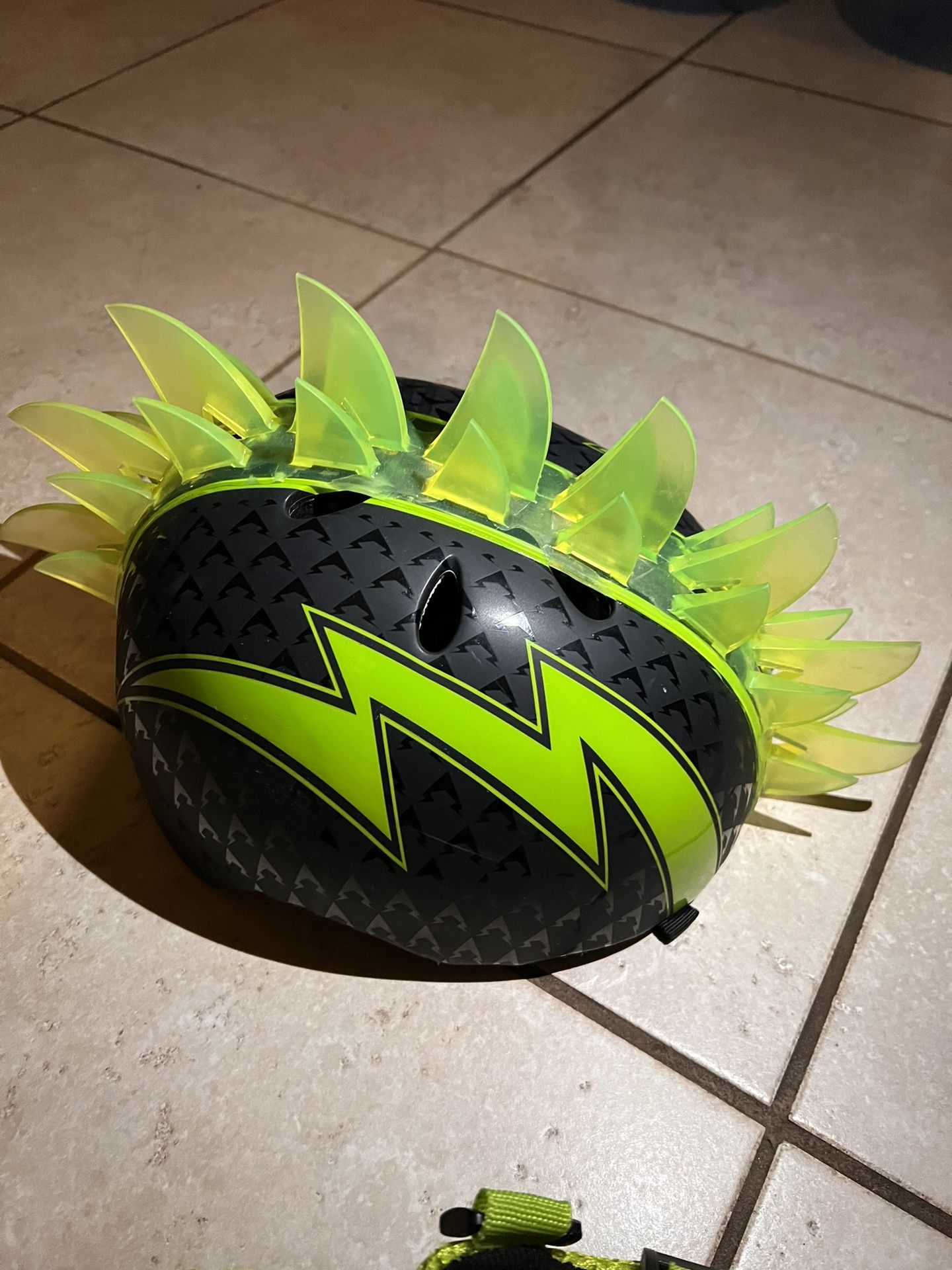 Kids Helmet And Pads - photo 5