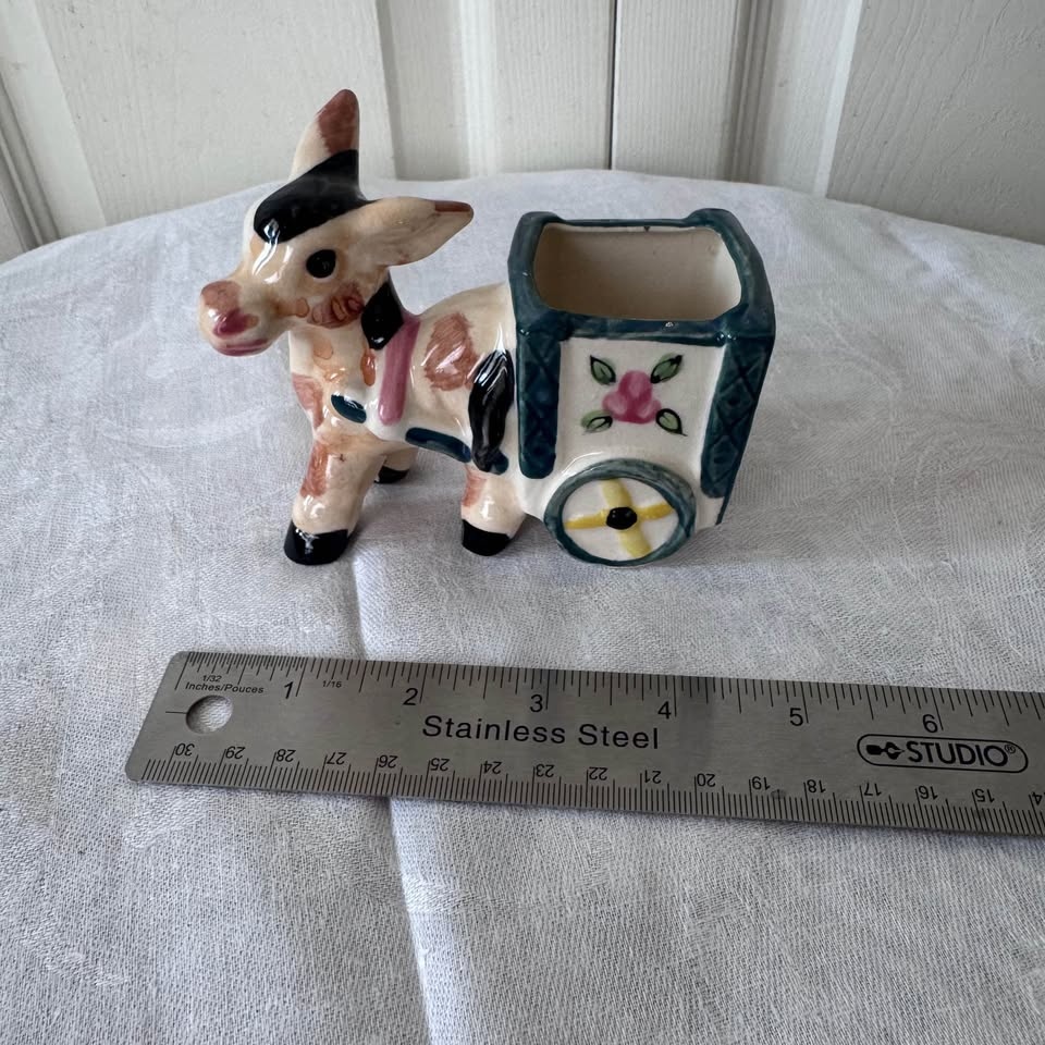 Vintage donkey and cart planter - photo 4