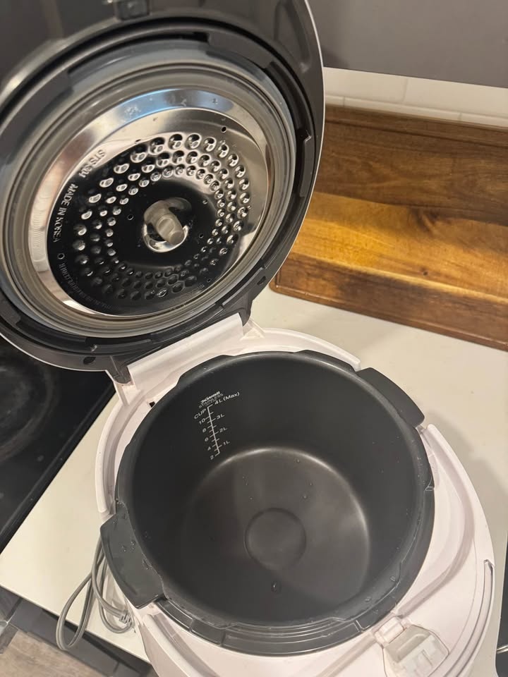 CUCKOO Pressure Rice Cooker – Made in Korea - photo 2