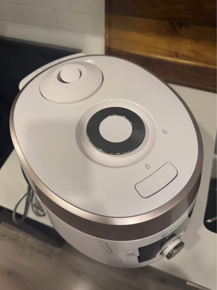 CUCKOO Pressure Rice Cooker – Made in Korea - photo 3