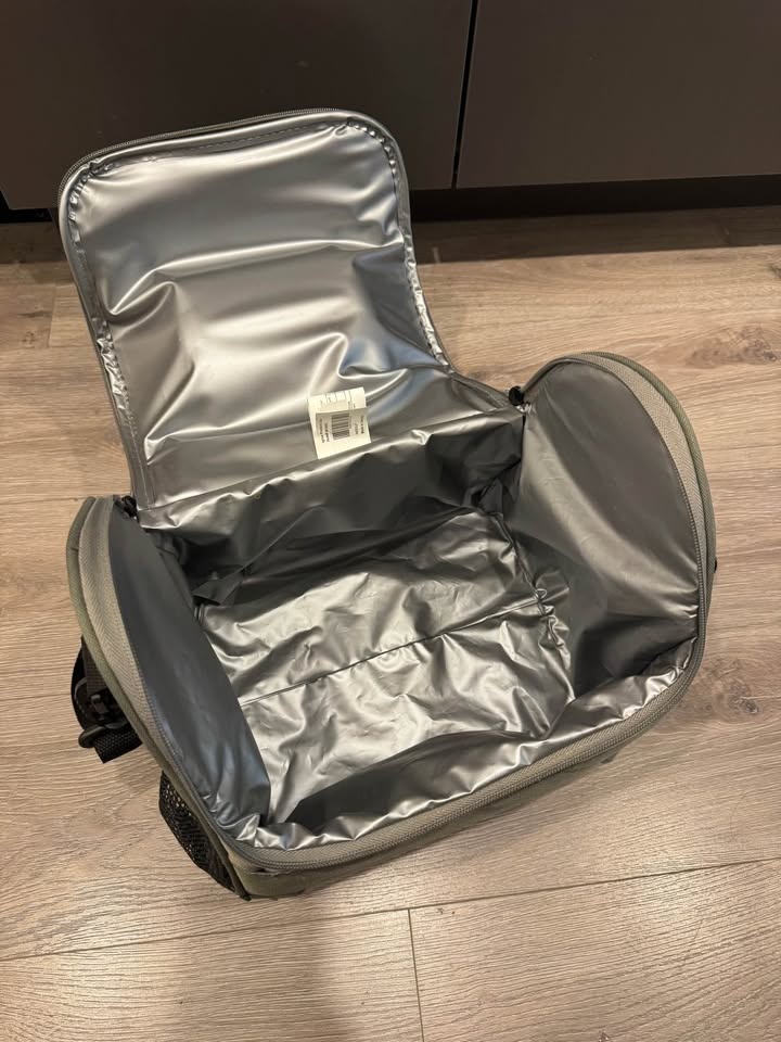 IGLOO Soft Cooler Bag – Great Condition - photo 2