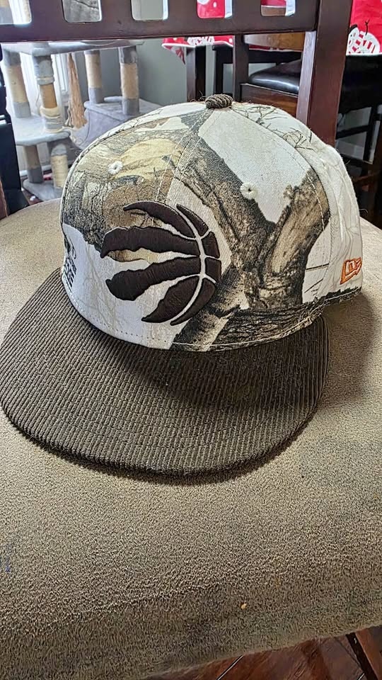 EUC Raptors Hat (Sz 7 3/4)
