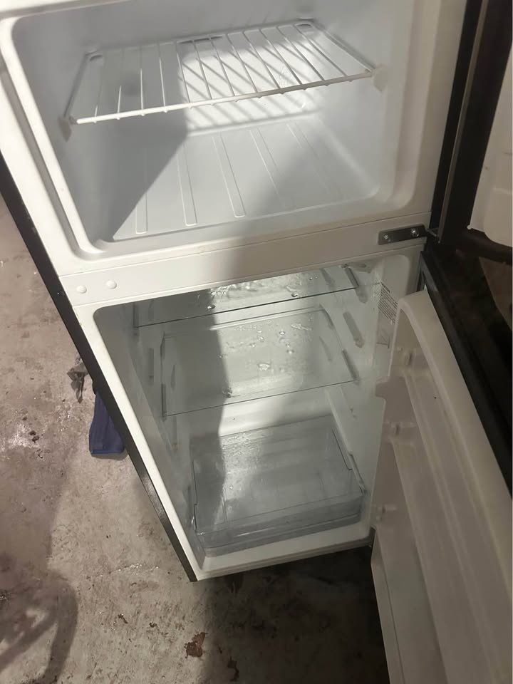 Vissani Refrigerator - photo 2