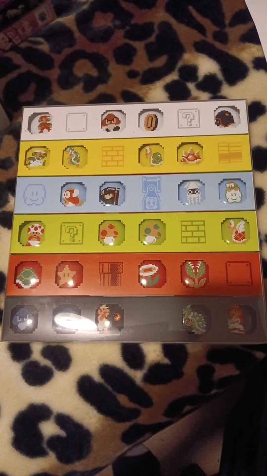 Club Nintendo Collector's Pin Set - Rare