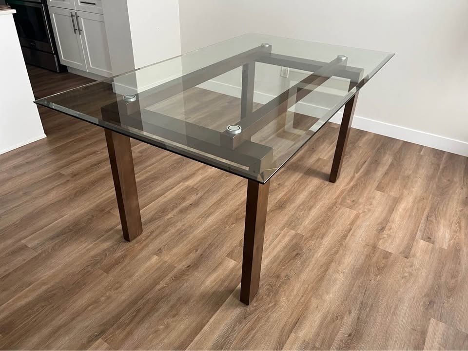 WOODEN BASE DINING TABLE - photo 2