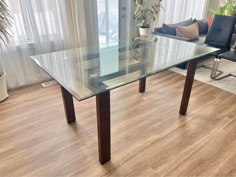WOODEN BASE DINING TABLE - photo 3